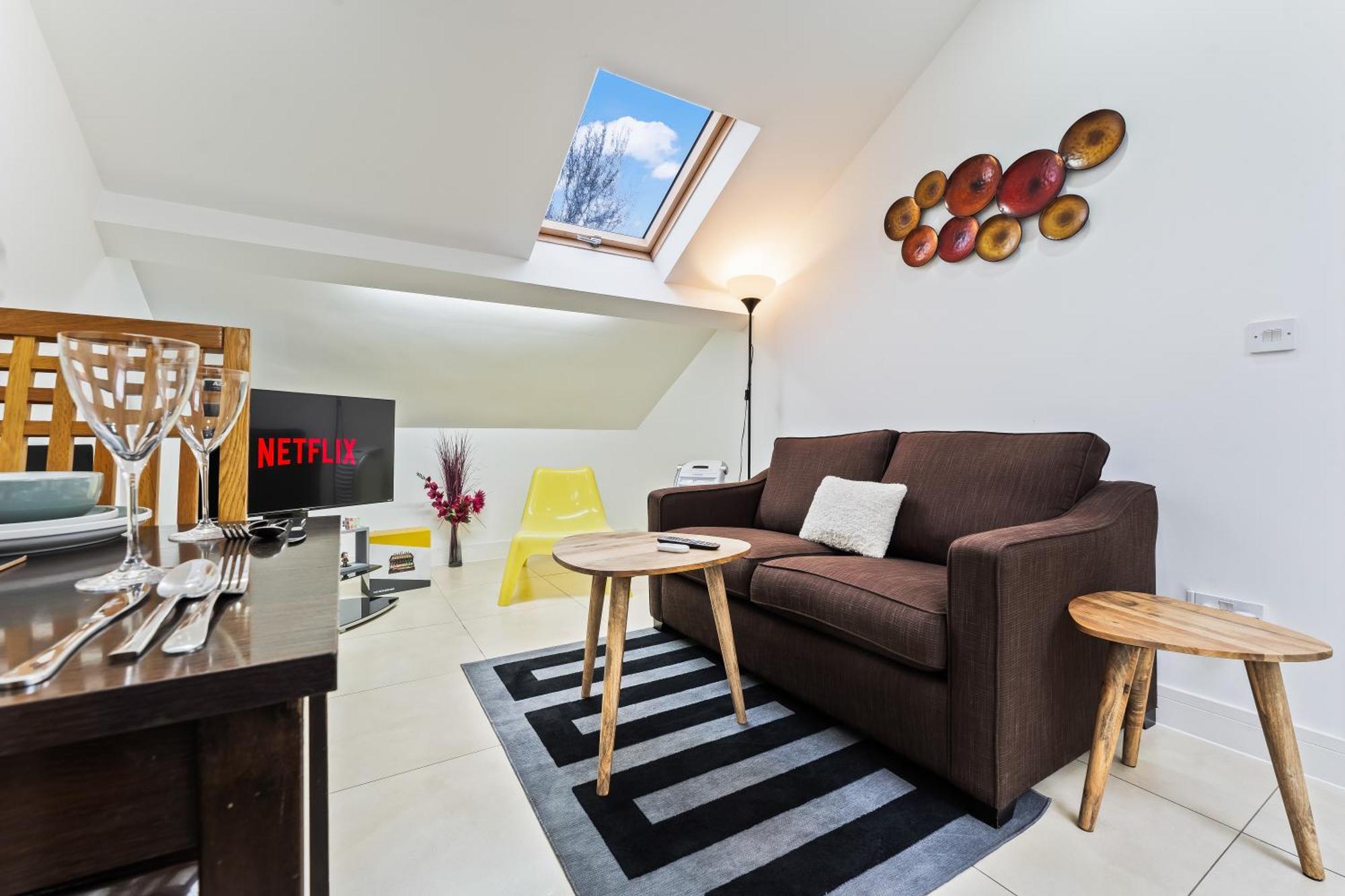Exquisite 2-Bedroom Penthouse-Sleeps 7-Free Parking With Workstations & High-Speed Wifi Birmingham Zewnętrze zdjęcie