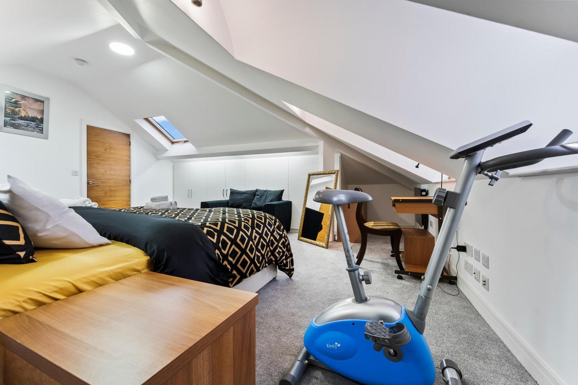 Exquisite 2-Bedroom Penthouse-Sleeps 7-Free Parking With Workstations & High-Speed Wifi Birmingham Zewnętrze zdjęcie