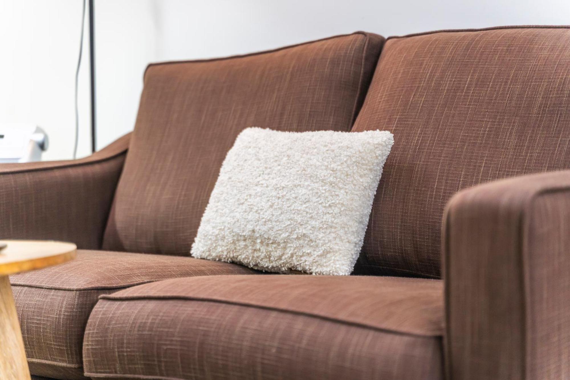 Exquisite 2-Bedroom Penthouse-Sleeps 7-Free Parking With Workstations & High-Speed Wifi Birmingham Zewnętrze zdjęcie