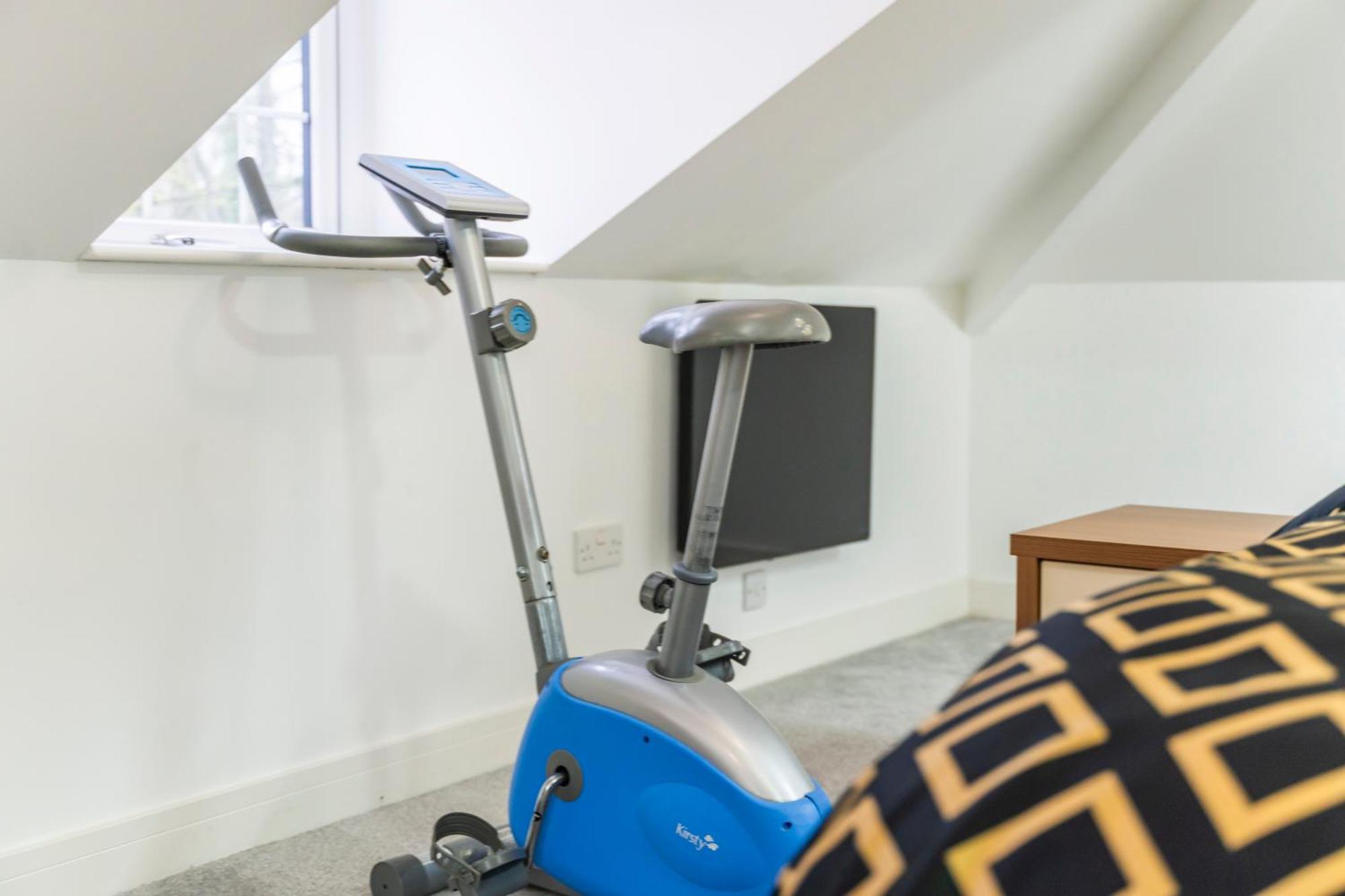 Exquisite 2-Bedroom Penthouse-Sleeps 7-Free Parking With Workstations & High-Speed Wifi Birmingham Zewnętrze zdjęcie